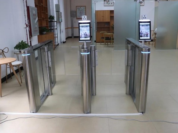 南京市企業(yè)人臉識(shí)別門禁考勤裝置-簽到考勤通行廠家【永特佳爾】